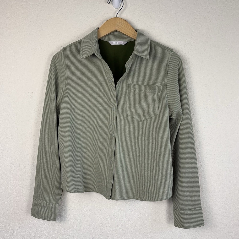STIO Women's S Notion Stretch Knit Shirt Sage Green Snap Button Long Sleeve